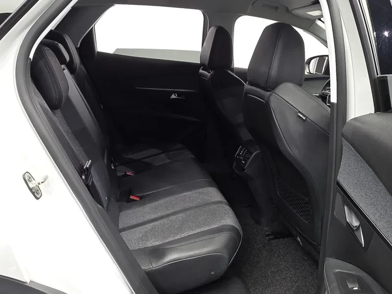 Peugeot 3008 1.5 BlueHDI Allure - САМО 30% АВАНС, снимка 11 - Автомобили и джипове - 55987588