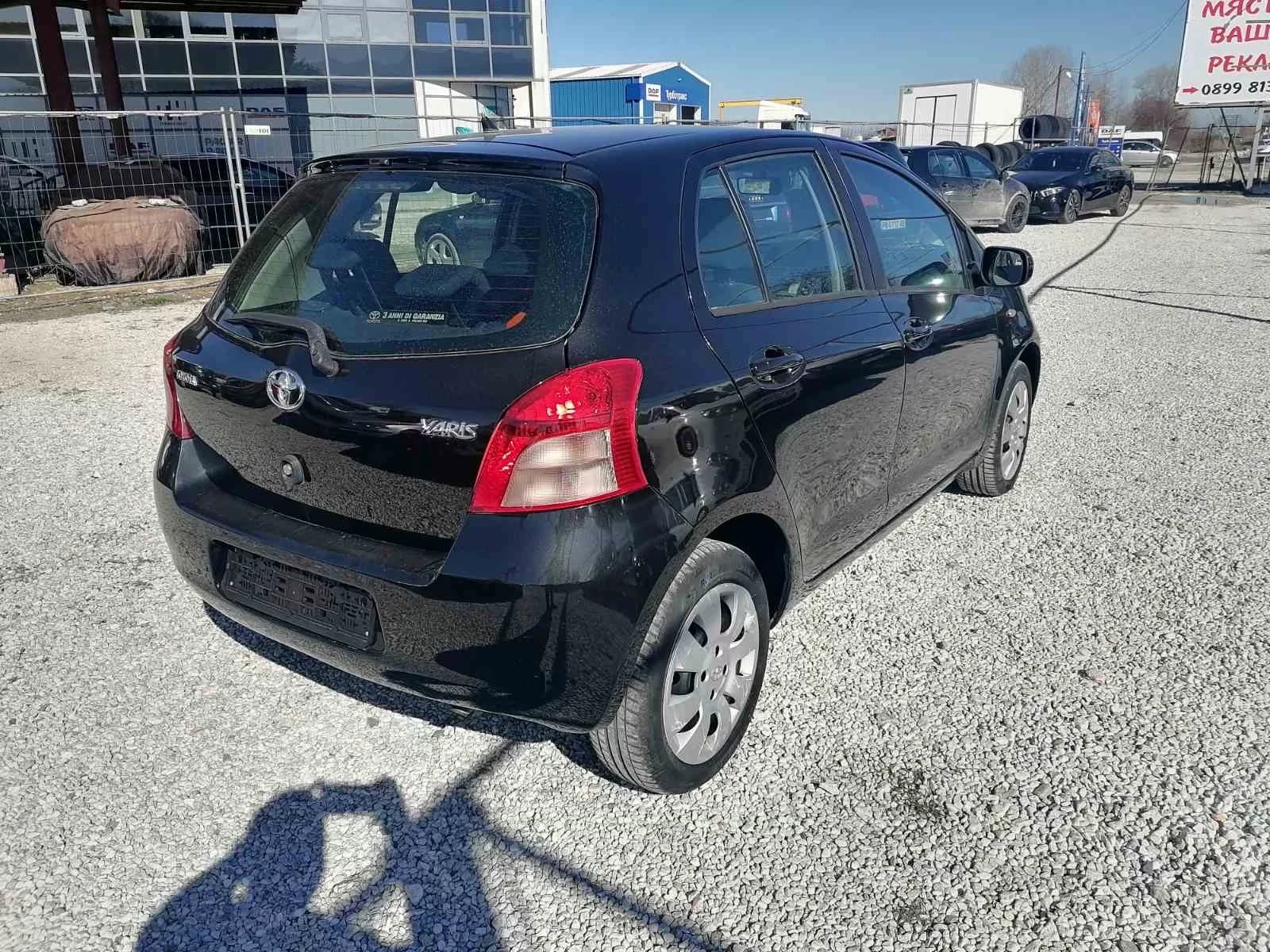 Toyota Yaris 1.3 - изображение 2