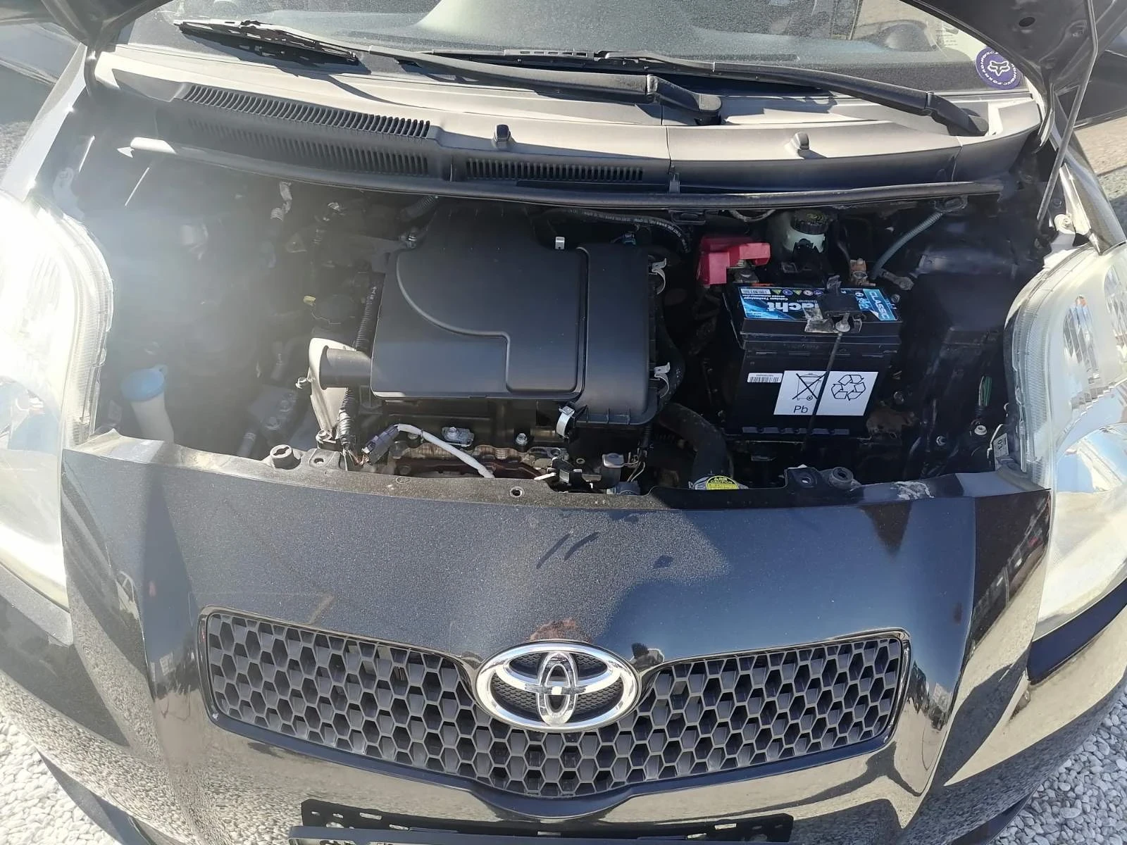 Toyota Yaris 1.3 - изображение 6