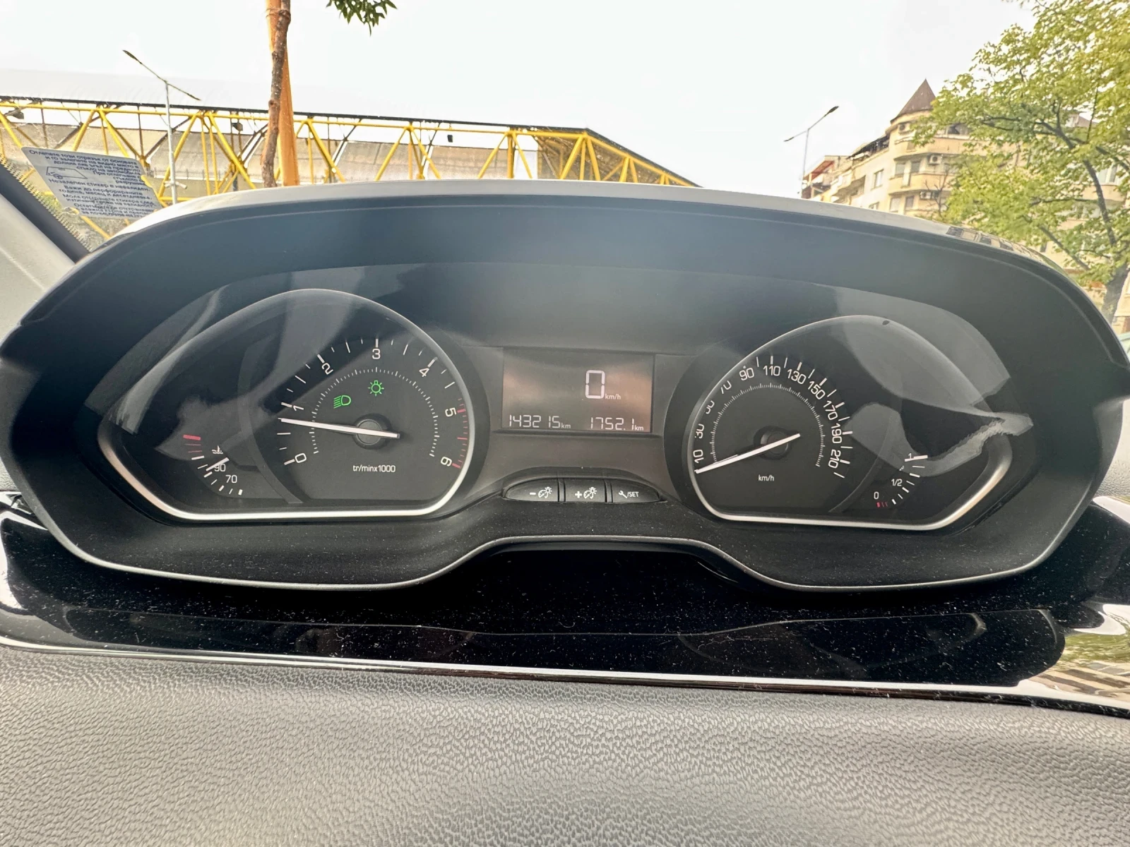 Peugeot 208  - изображение 6