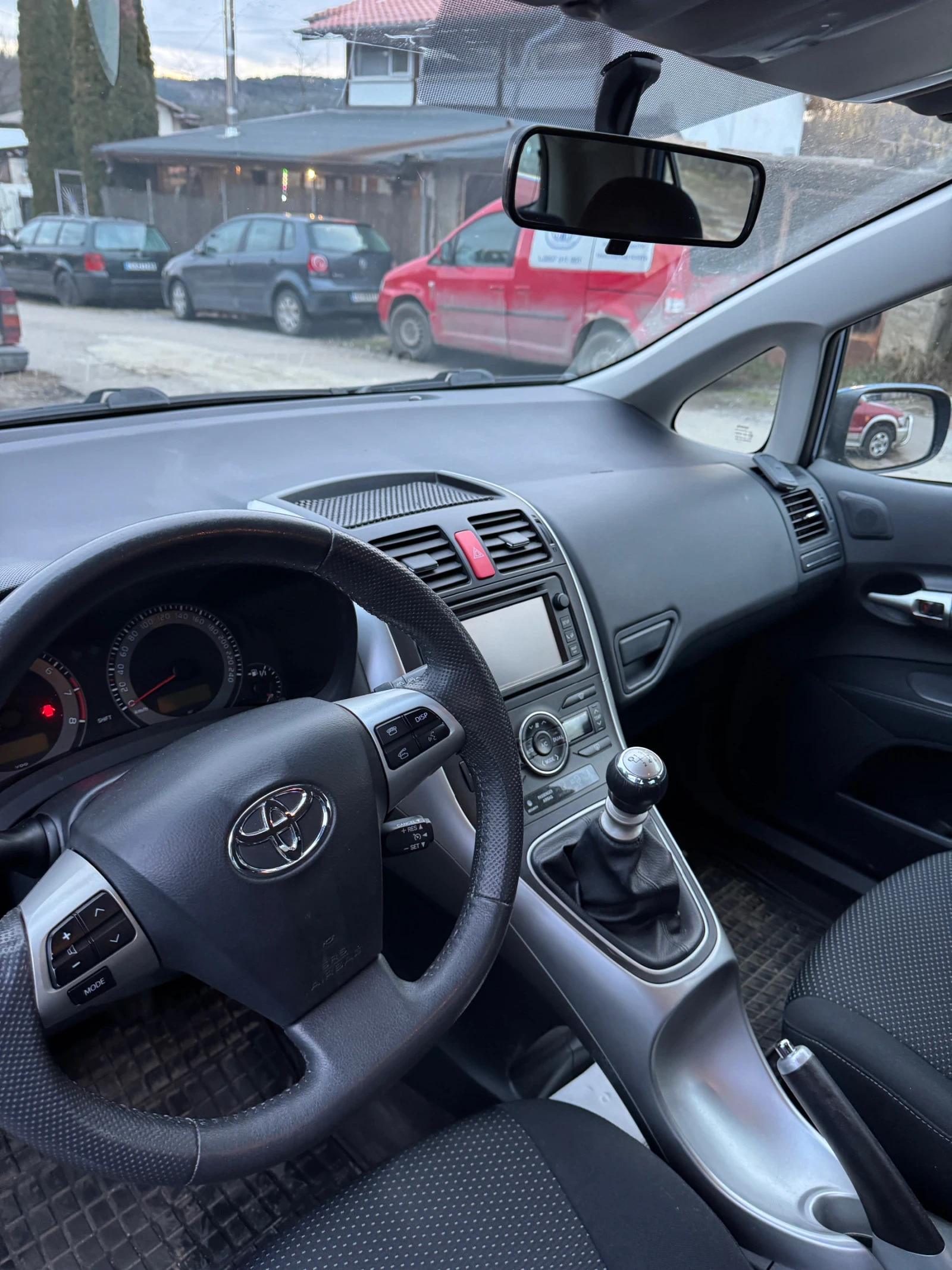 Toyota Auris  - изображение 6