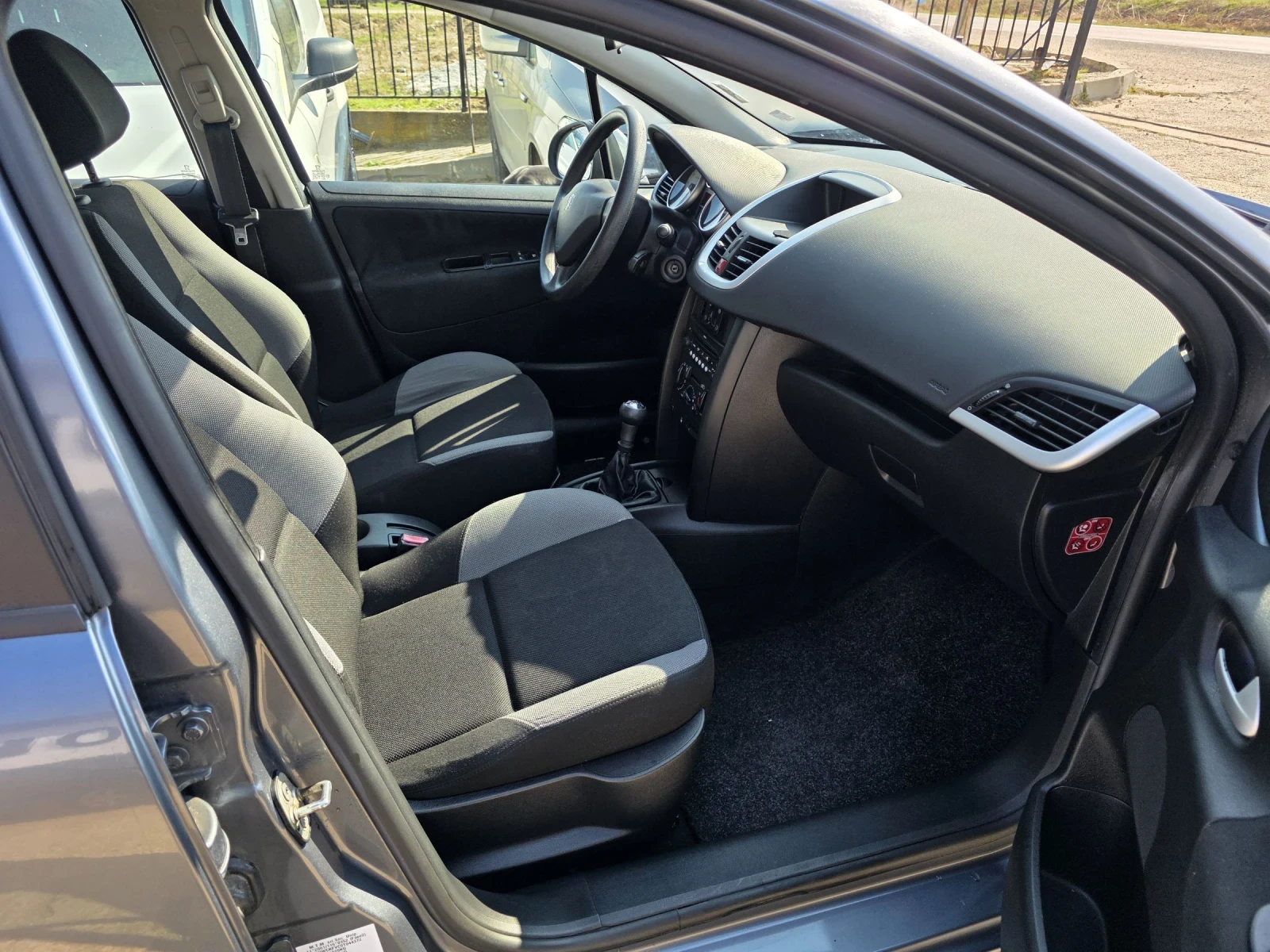 Peugeot 207 1.4 Бензин | LPG BRC | ТОП, снимка 12 - Автомобили и джипове - 53744366