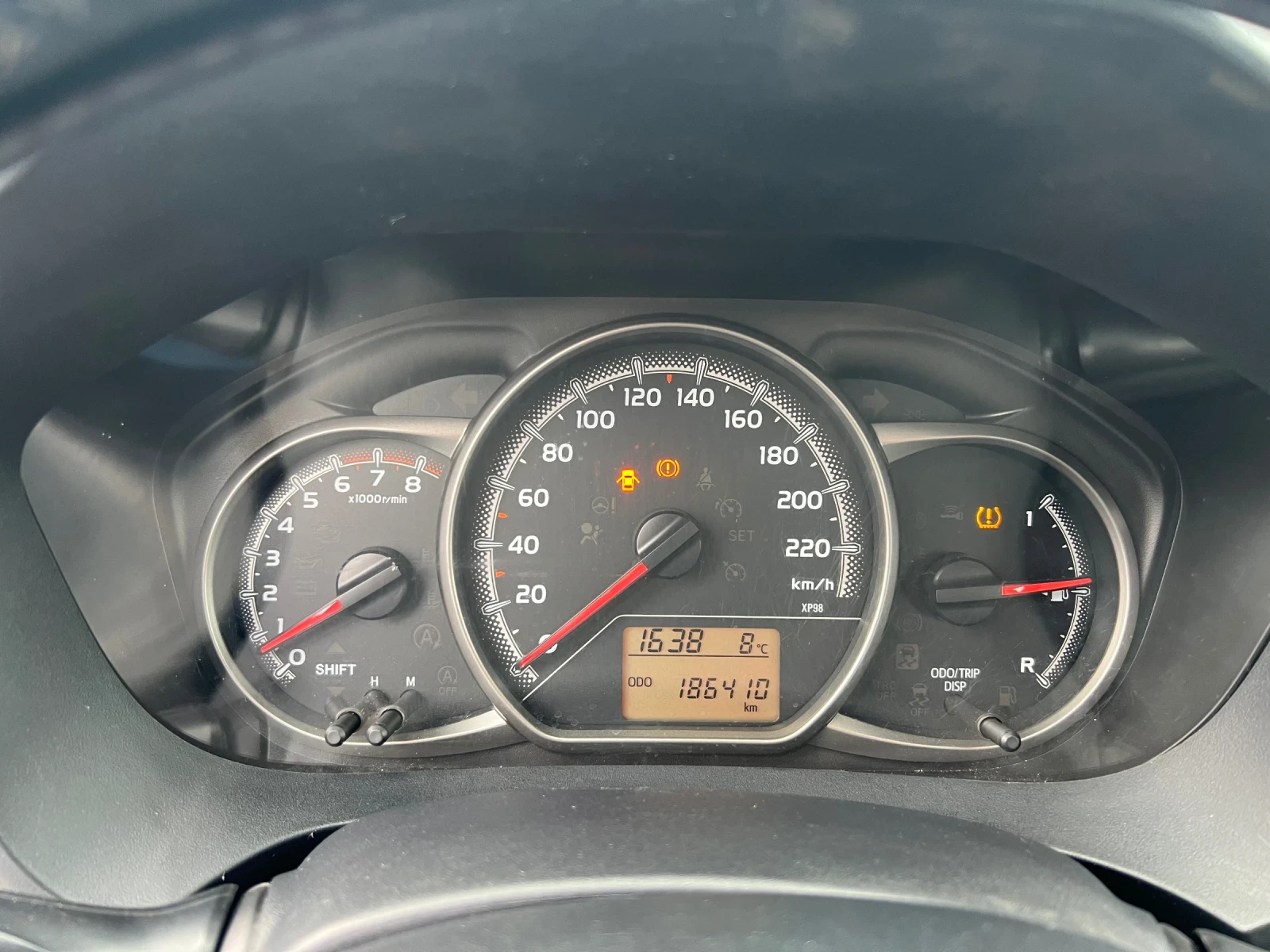 Toyota Yaris 1.33 i Facelift , снимка 9 - Автомобили и джипове - 54003999