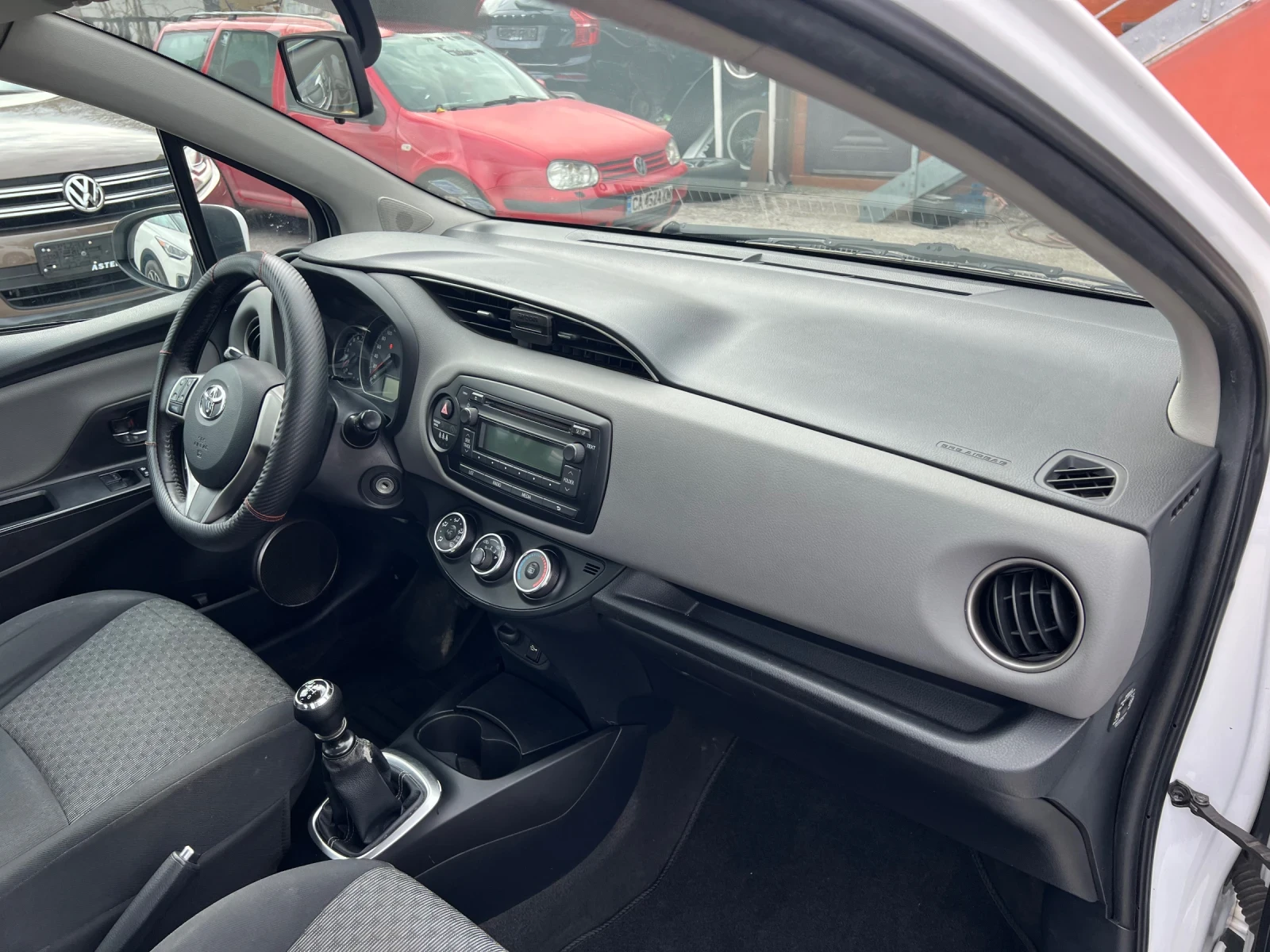 Toyota Yaris 1.33 i Facelift , снимка 14 - Автомобили и джипове - 54003999