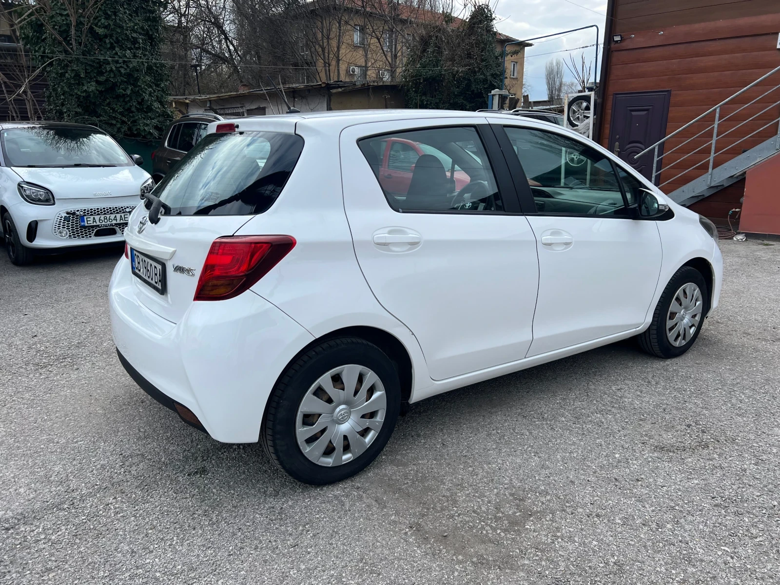 Toyota Yaris 1.33 i Facelift , снимка 5 - Автомобили и джипове - 54003999