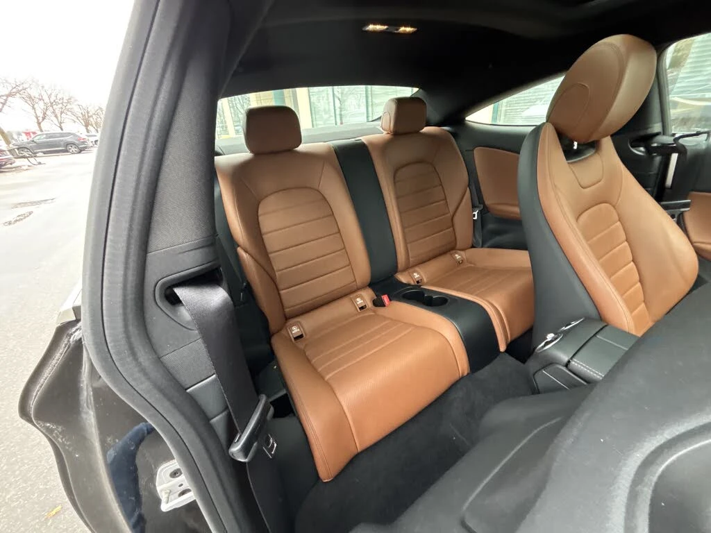 Mercedes-Benz C 300 4MATIC* COUPE* AMG* DISTRONIC* ПАНОРАМА* КАМЕРА, снимка 13 - Автомобили и джипове - 54085337