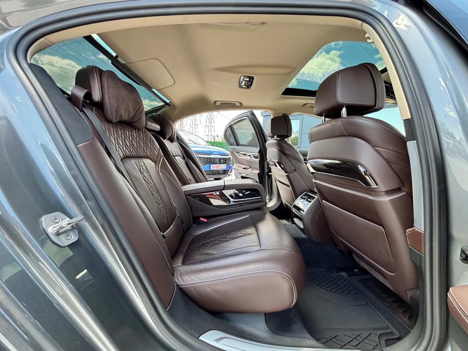 BMW 730 XDRIVE/360 КАМЕРА/LED/FULL, снимка 11 - Автомобили и джипове - 54746458