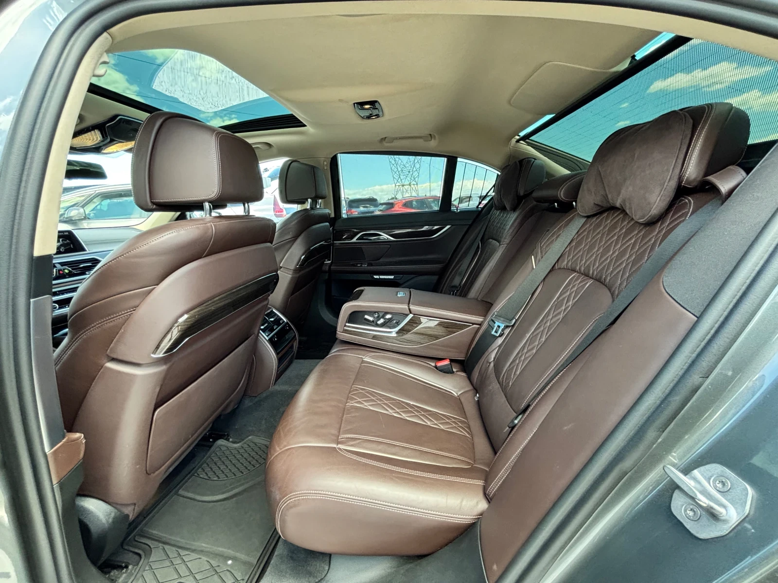 BMW 730 XDRIVE/360 КАМЕРА/LED/FULL, снимка 9 - Автомобили и джипове - 54746458