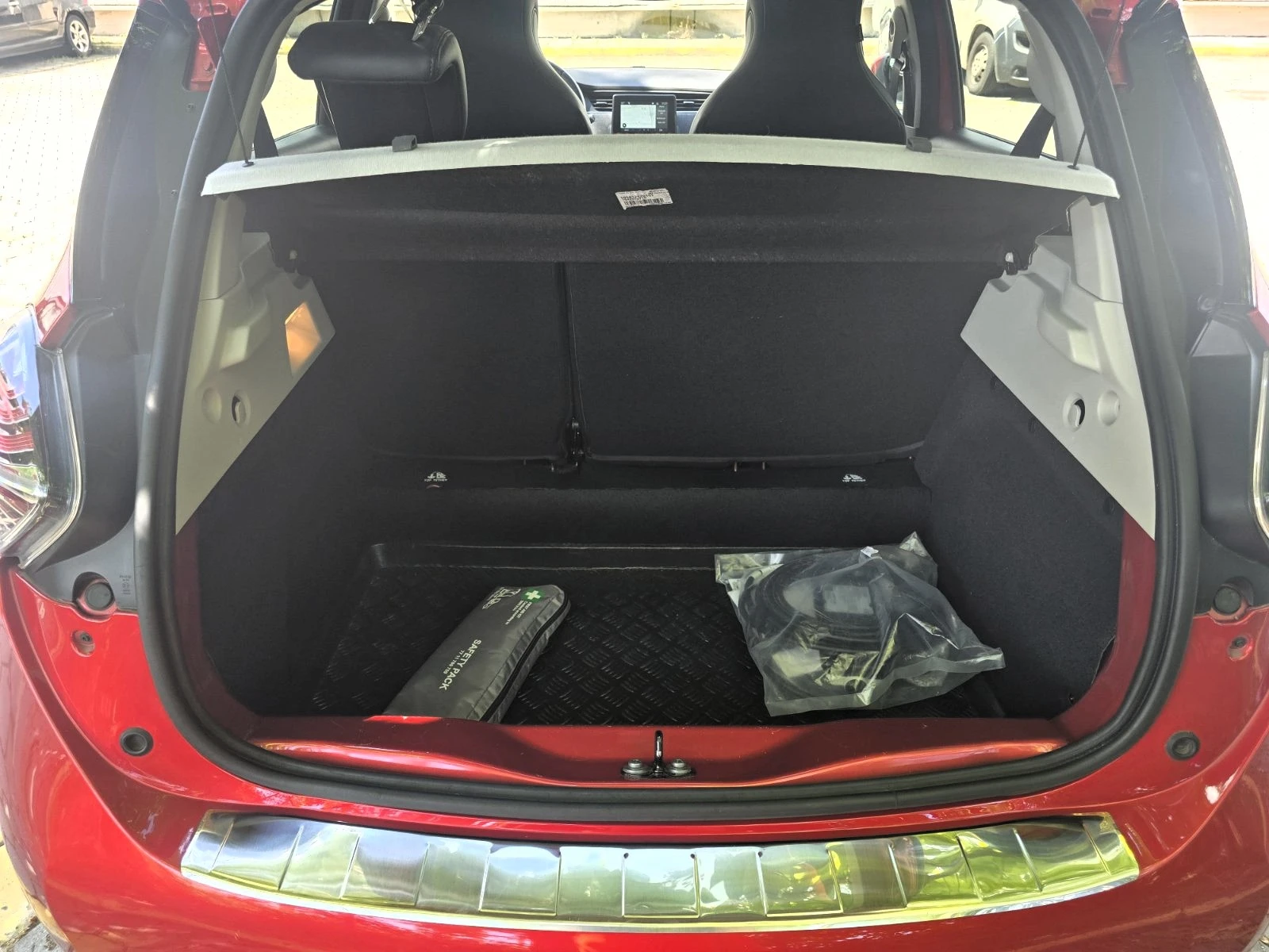Renault Zoe INTENS R135 CCS, снимка 6 - Автомобили и джипове - 54828371
