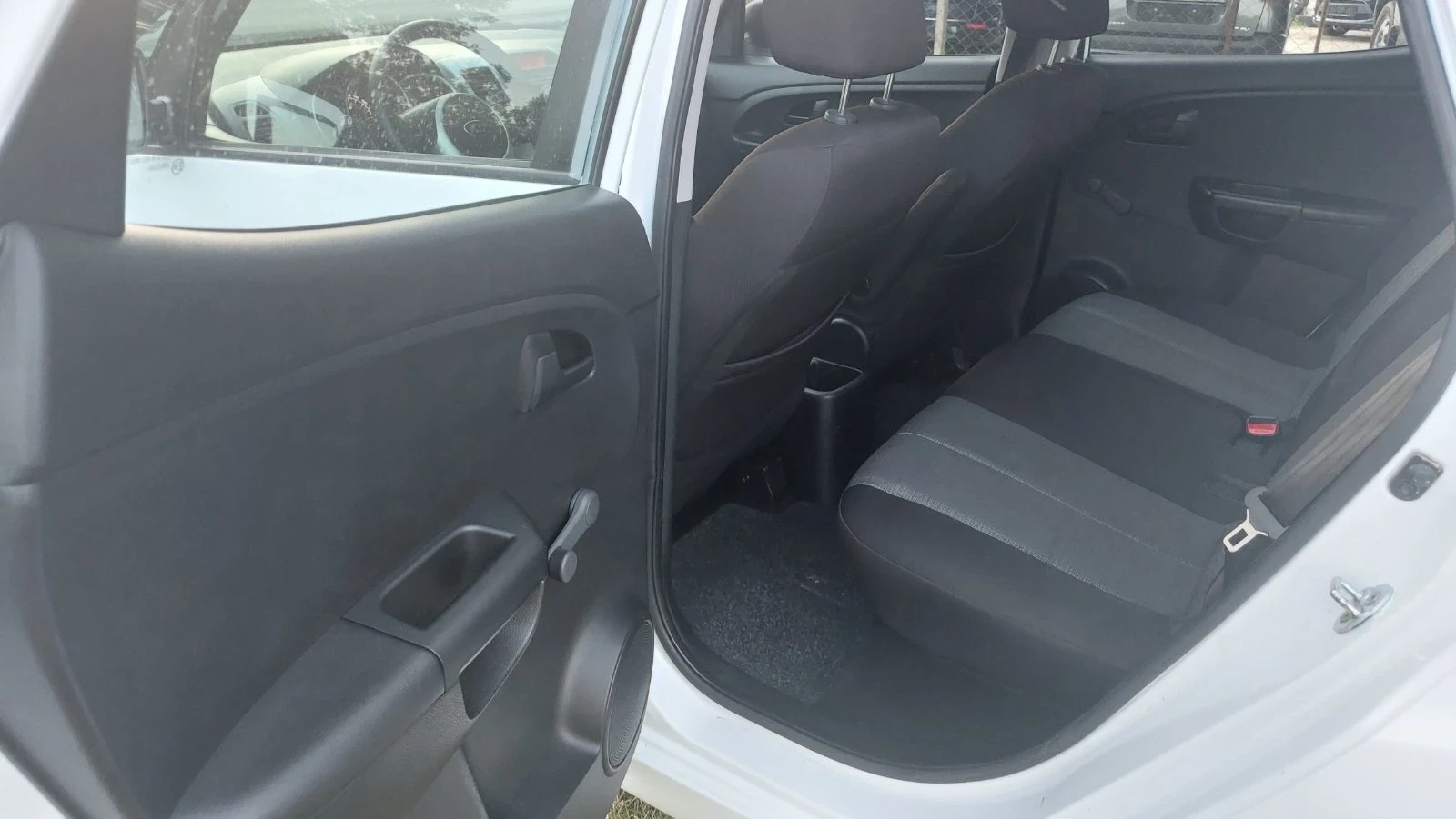 Kia Venga, снимка 13 - Автомобили и джипове - 55512742