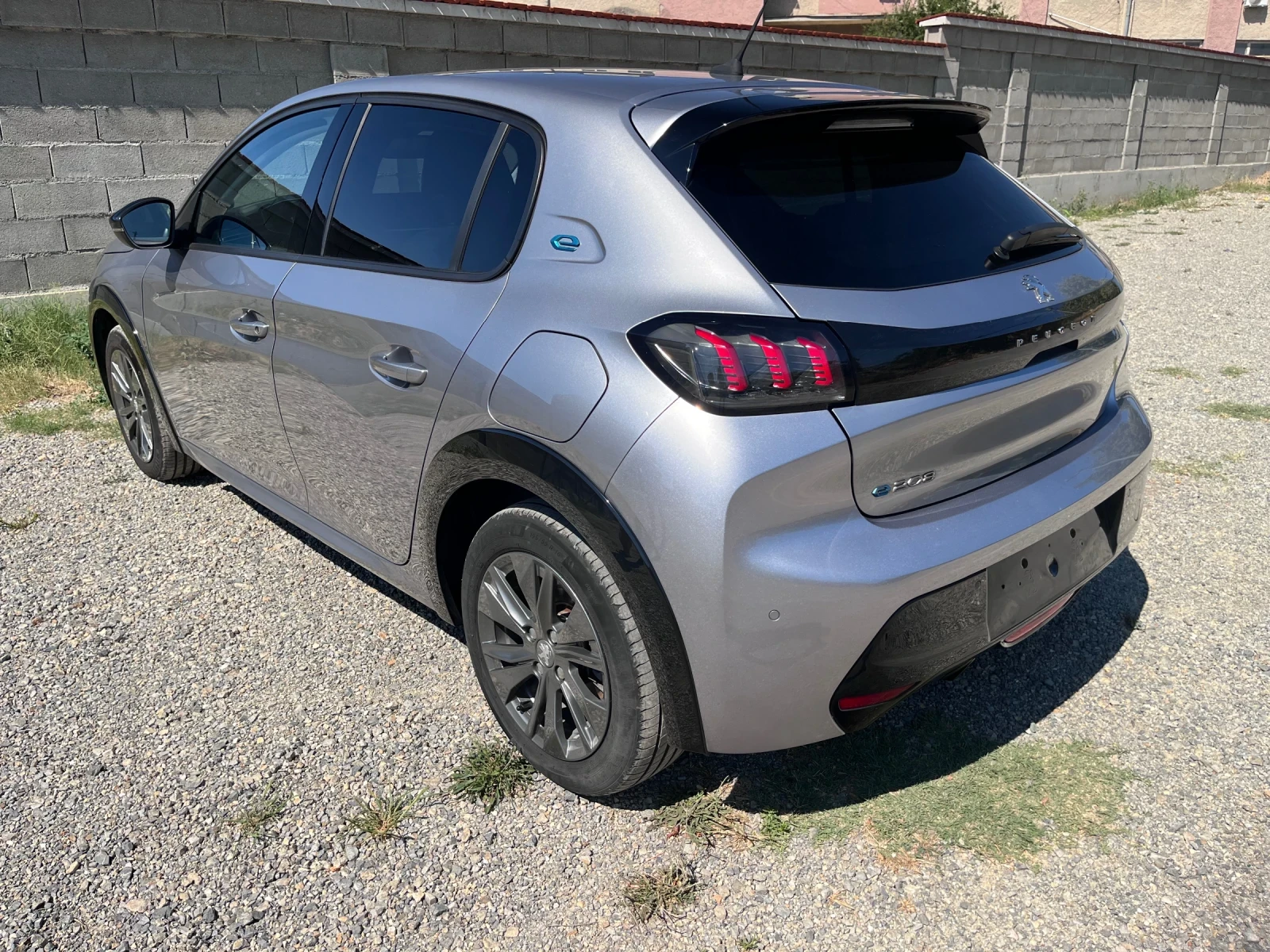 Peugeot 208 EV 50kwh Allure, снимка 7 - Автомобили и джипове - 55539012