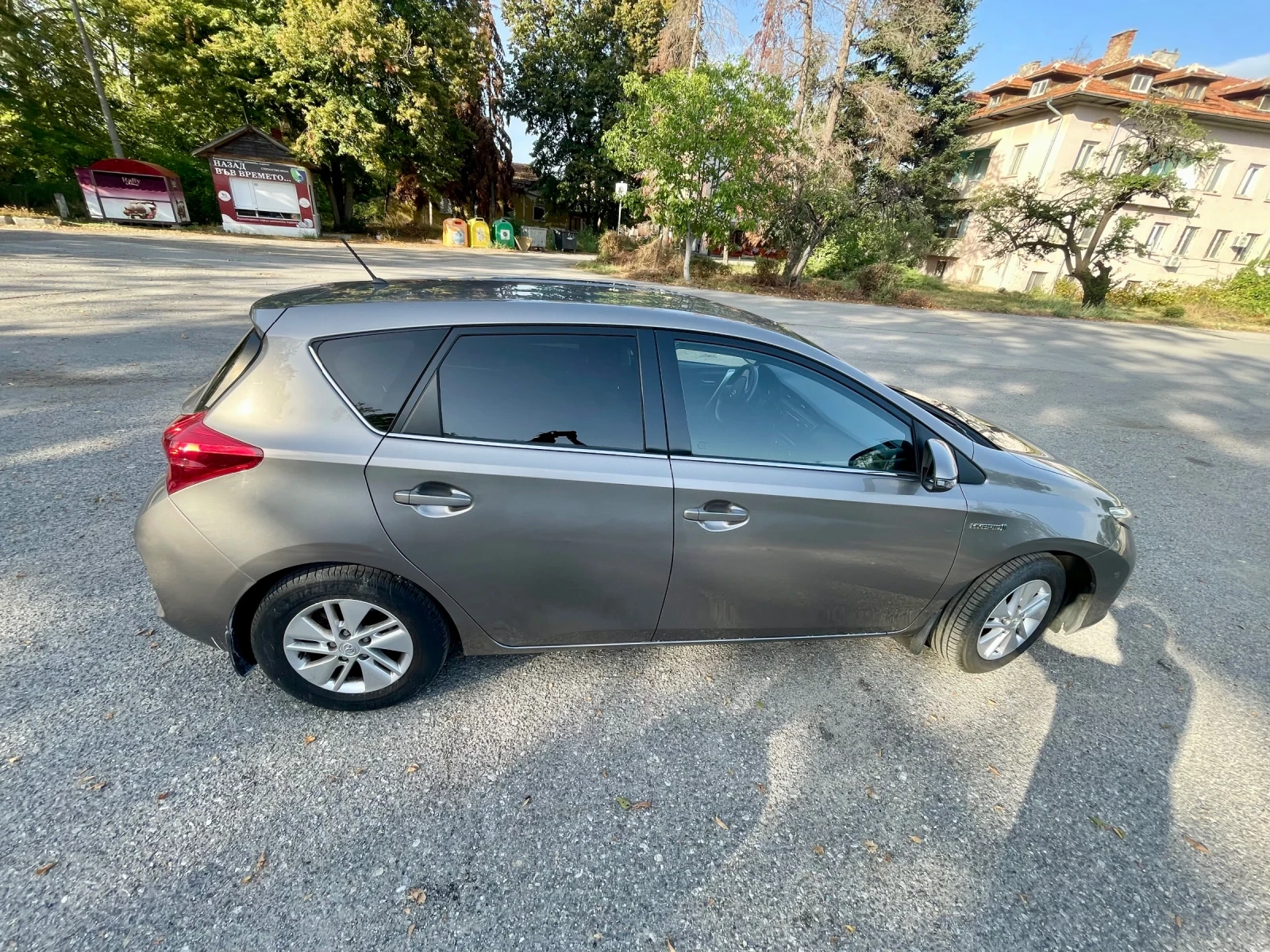 Toyota Auris 1, 8 HIBRID HATCBACK, снимка 6 - Автомобили и джипове - 55878281