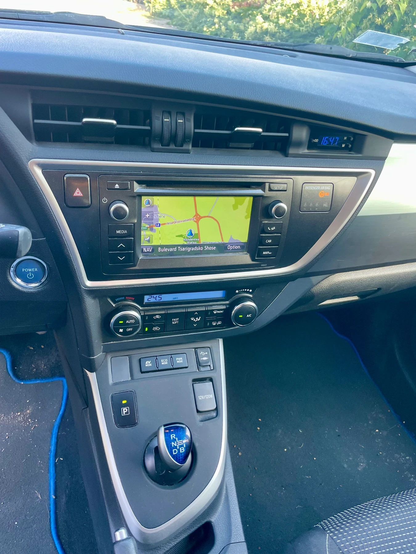 Toyota Auris 1, 8 HIBRID HATCBACK, снимка 13 - Автомобили и джипове - 55878281