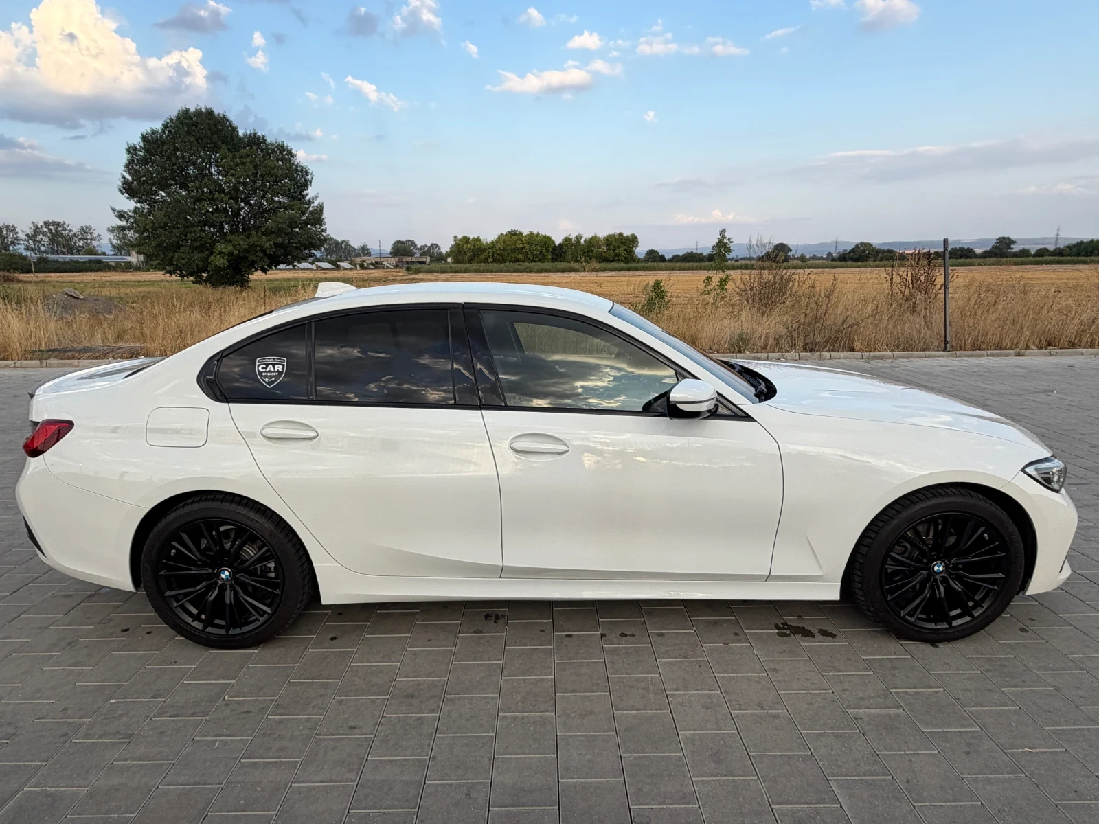 BMW 320 i , снимка 4 - Автомобили и джипове - 55948752