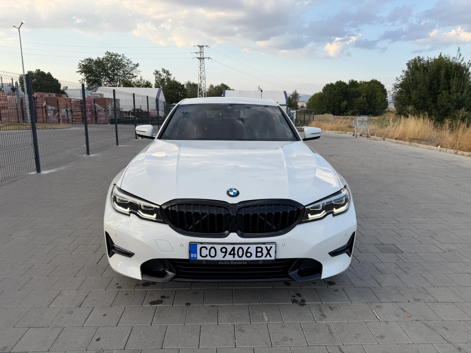 BMW 320 i , снимка 3 - Автомобили и джипове - 55948752