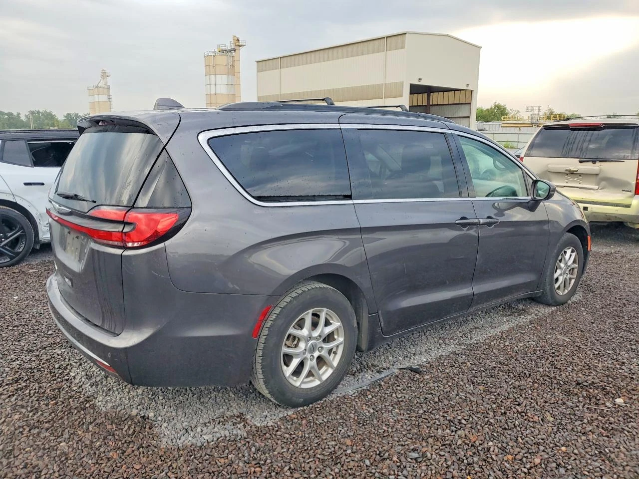 Chrysler Pacifica 3.6l Touring L, снимка 3 - Автомобили и джипове - 56224938
