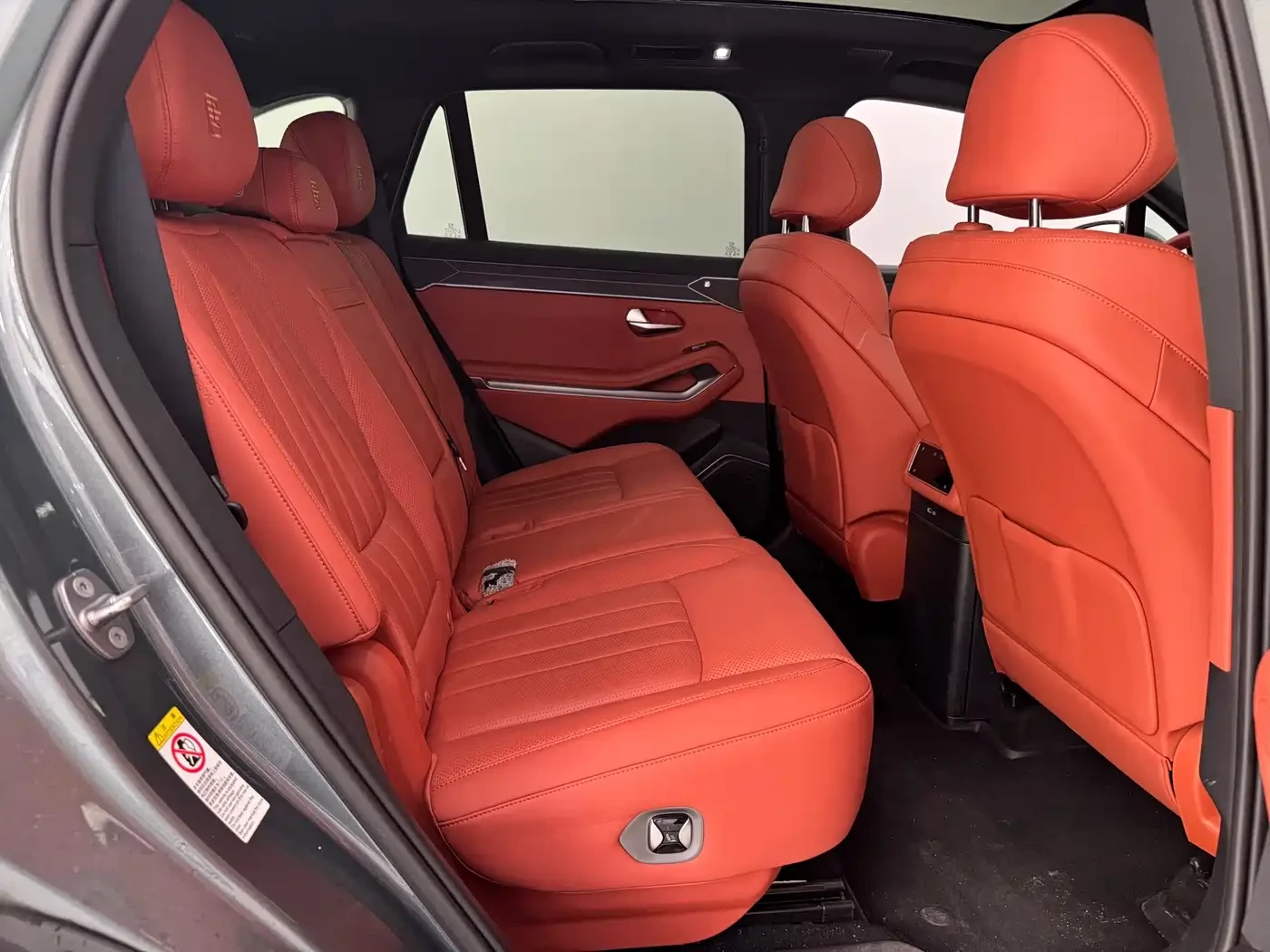BYD Tang L 2025 DM 175KM Drone Player Edition, снимка 14 - Автомобили и джипове - 56640644