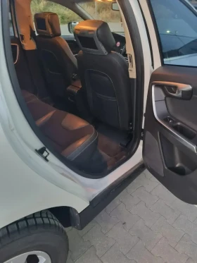 Volvo XC60 2, 4D 4x4 Avtomat, снимка 9
