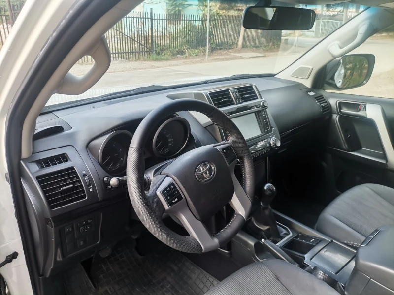 Toyota Land cruiser 2.8 D4D , снимка 6 - Автомобили и джипове - 47391124