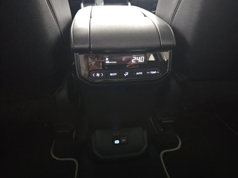 Toyota Highlander 2.5* HYBRID* COMFORT* AWD-I* E-CVT* ГАРАНЦИЯ, снимка 15 - Автомобили и джипове - 52770951