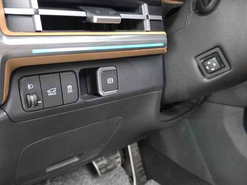 Hyundai Santa fe HEV 1.6 4WD| 230к.с.| ВКЛ.ТЕХНОТЕСТ, снимка 13 - Автомобили и джипове - 55616557