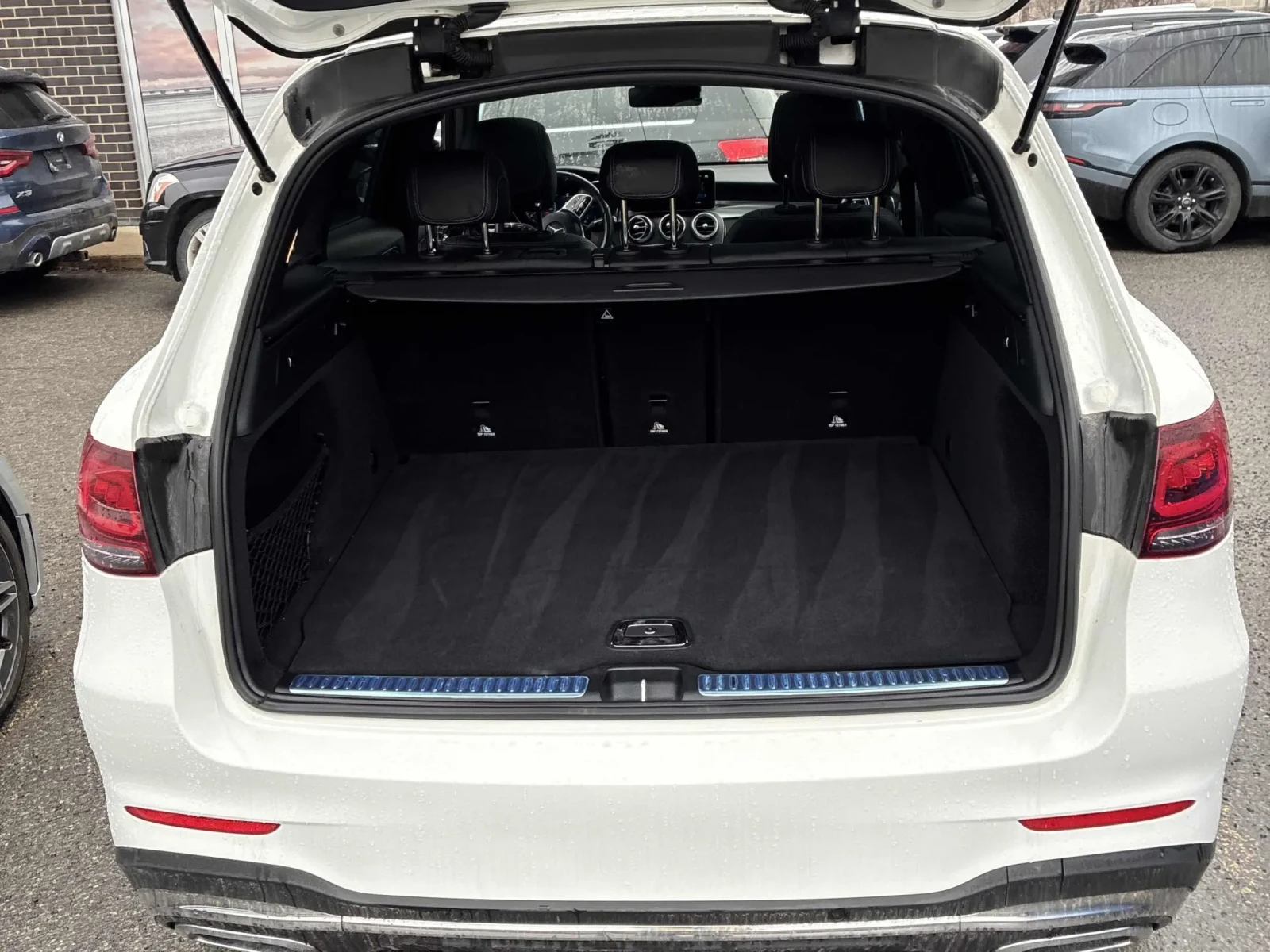 Mercedes-Benz GLC 300 * * CARFAX * * АВТО КРЕДИТ * * , снимка 15 - Автомобили и джипове - 54222264