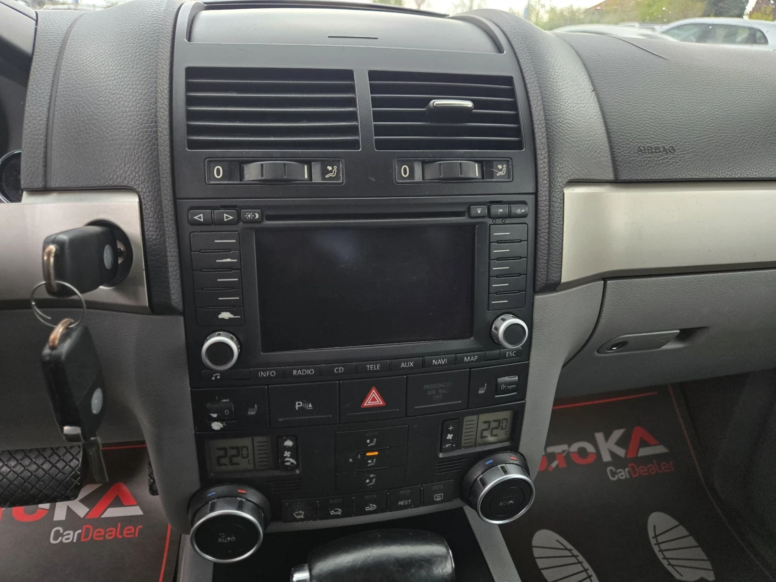 VW Touareg 3.0TDI-224кс= АВТОМАТ= 4х4= НАВИ= ПОДГРЕВ= АВТОПИЛ, снимка 16 - Автомобили и джипове - 54283543