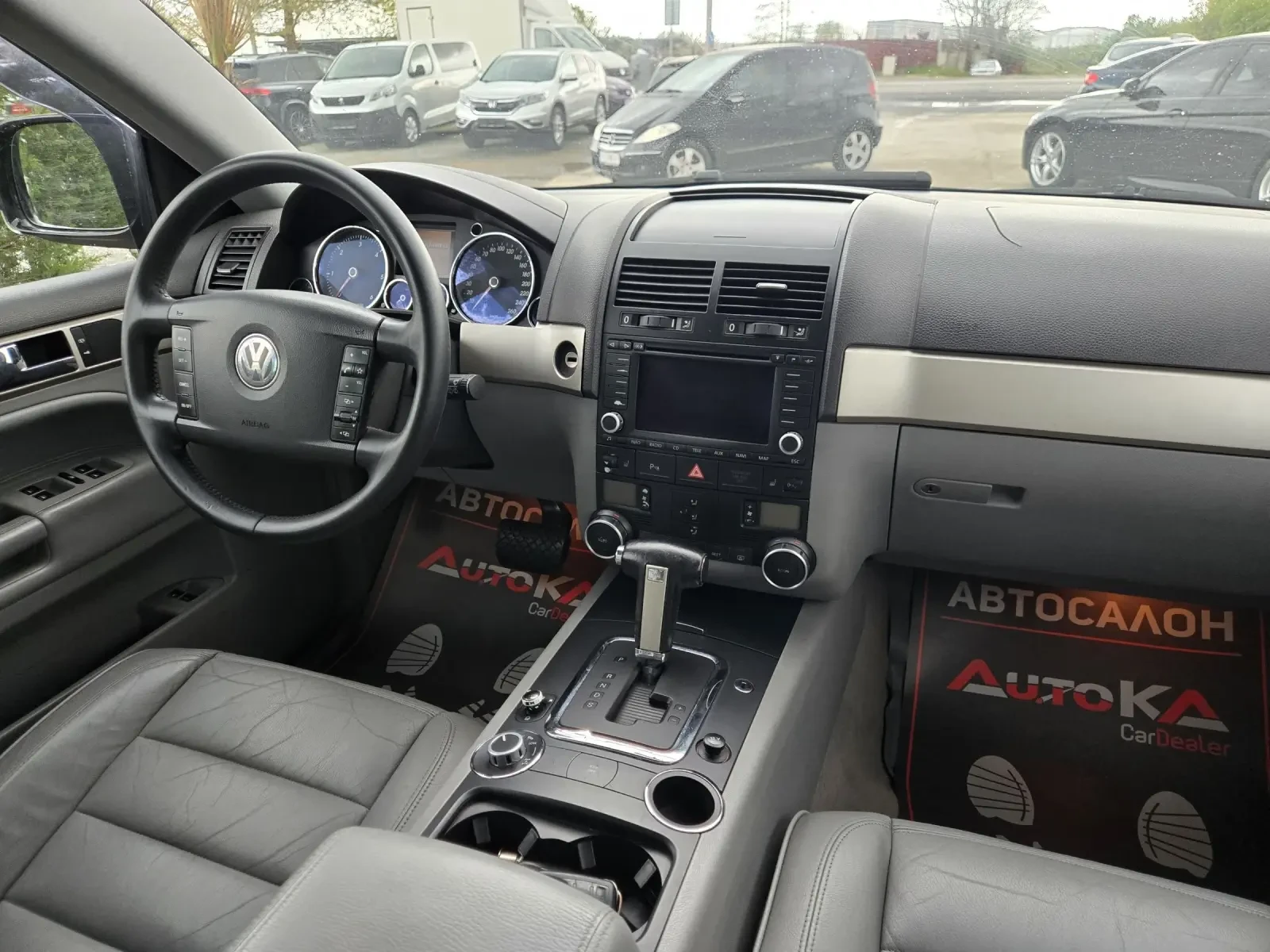 VW Touareg 3.0TDI-224кс= АВТОМАТ= 4х4= НАВИ= ПОДГРЕВ= АВТОПИЛ, снимка 13 - Автомобили и джипове - 54283543