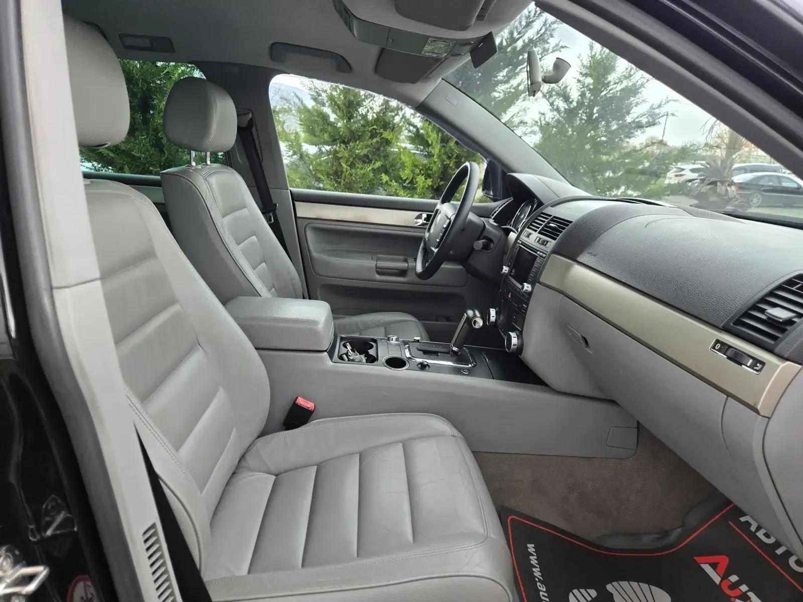 VW Touareg 3.0TDI-224кс= АВТОМАТ= 4х4= НАВИ= ПОДГРЕВ= АВТОПИЛ, снимка 15 - Автомобили и джипове - 54283543