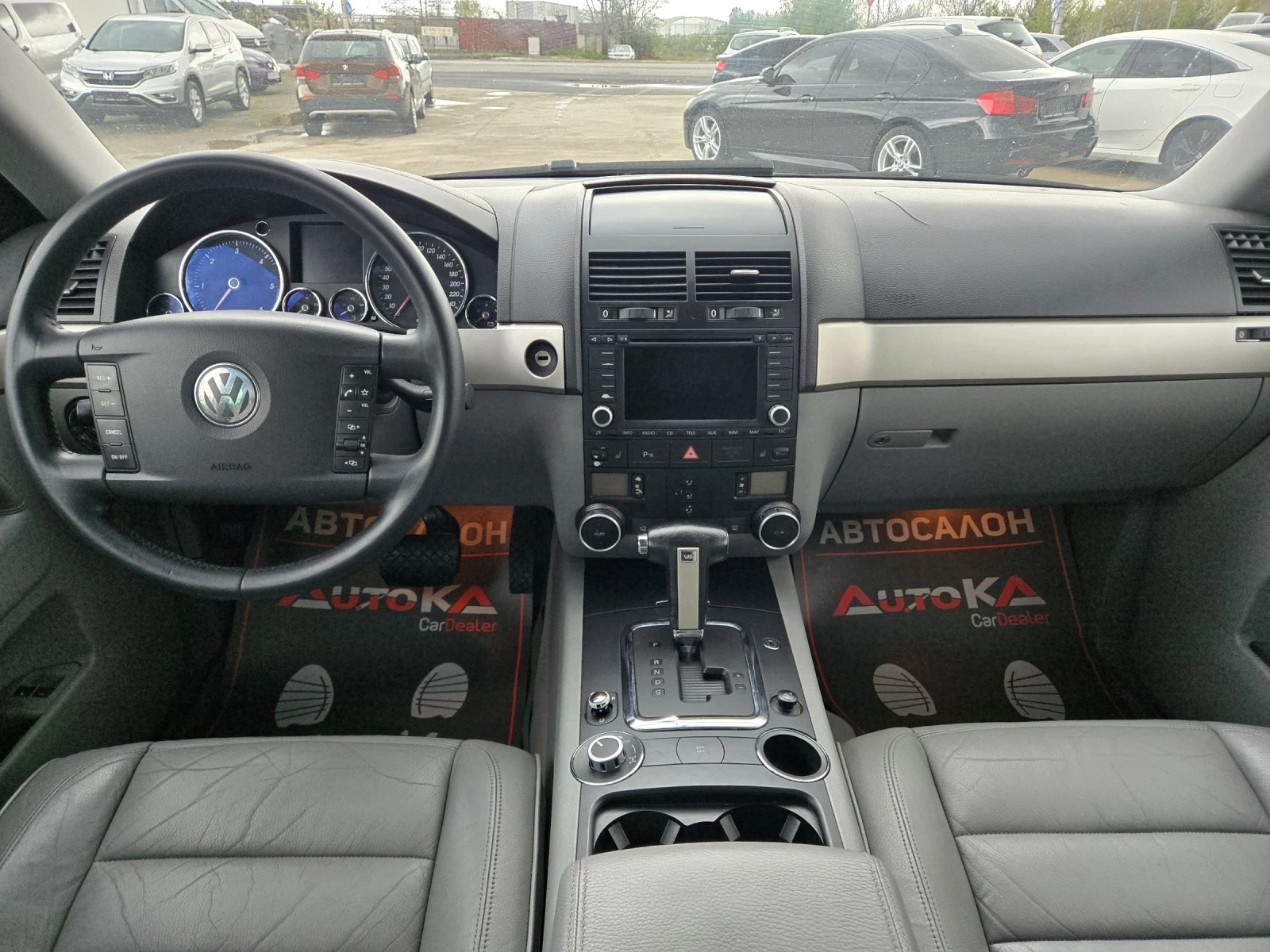 VW Touareg 3.0TDI-224кс= АВТОМАТ= 4х4= НАВИ= ПОДГРЕВ= АВТОПИЛ, снимка 12 - Автомобили и джипове - 54283543