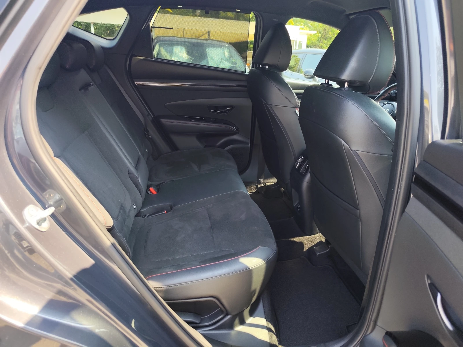 Hyundai Tucson 1.6T-GDi* HYBRID* N-LINE* 4X4* LED* АВТОМАТИК* , снимка 11 - Автомобили и джипове - 55707200