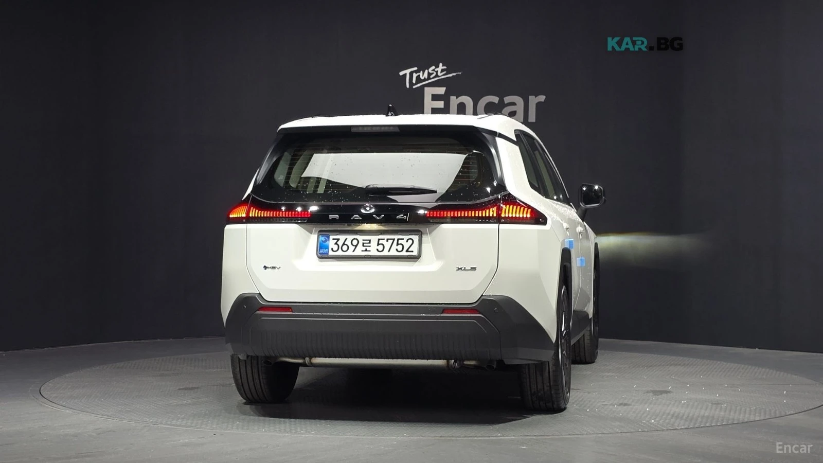 Toyota Rav4 2.5 HYBRID* XLE* КОЖА* ПОДГРЕВ* ШИБИДАХ* КАМЕРА* , снимка 4 - Автомобили и джипове - 55787557