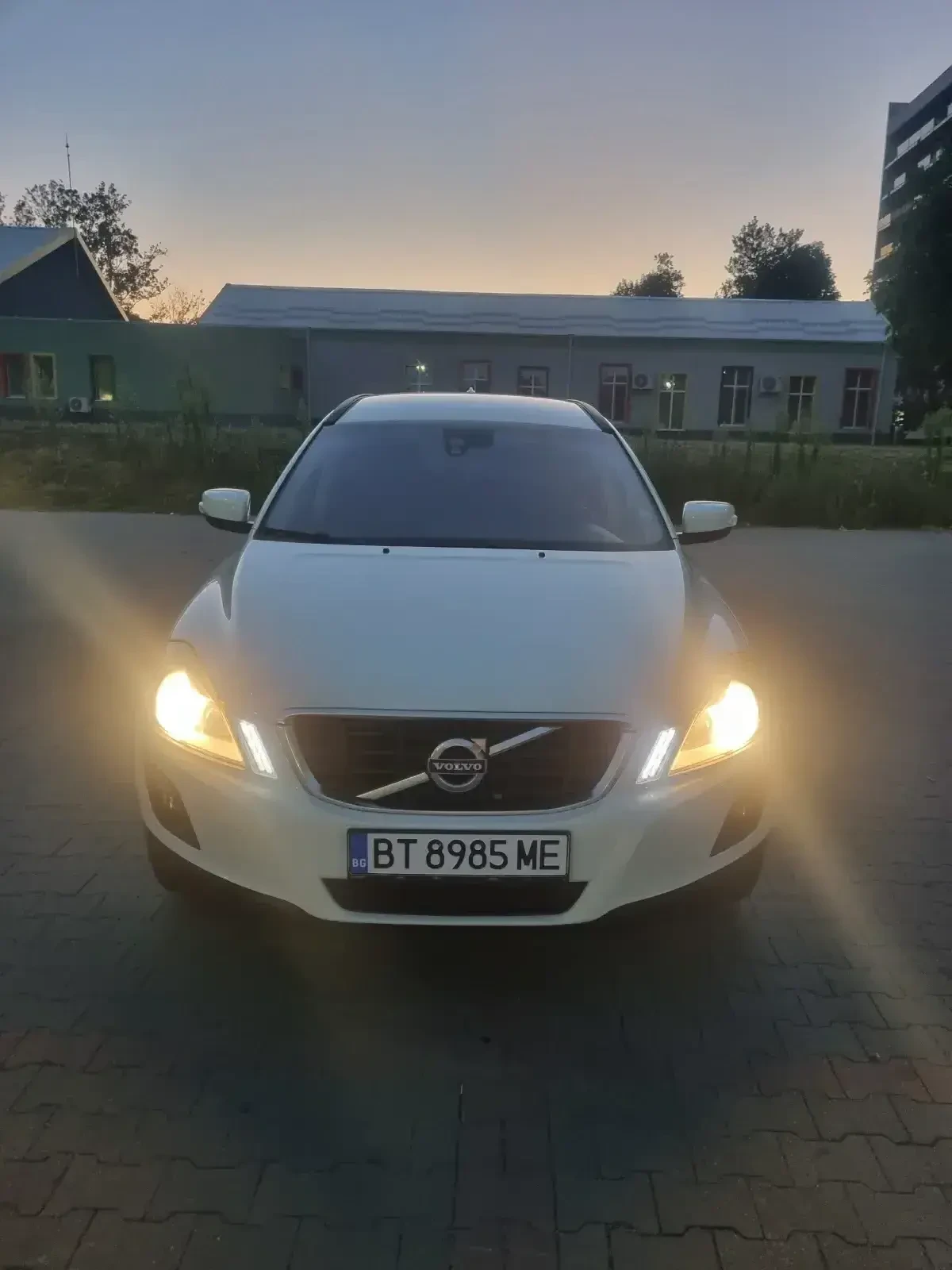 Volvo XC60 2, 4D 4x4 Avtomat, снимка 15 - Автомобили и джипове - 55825871