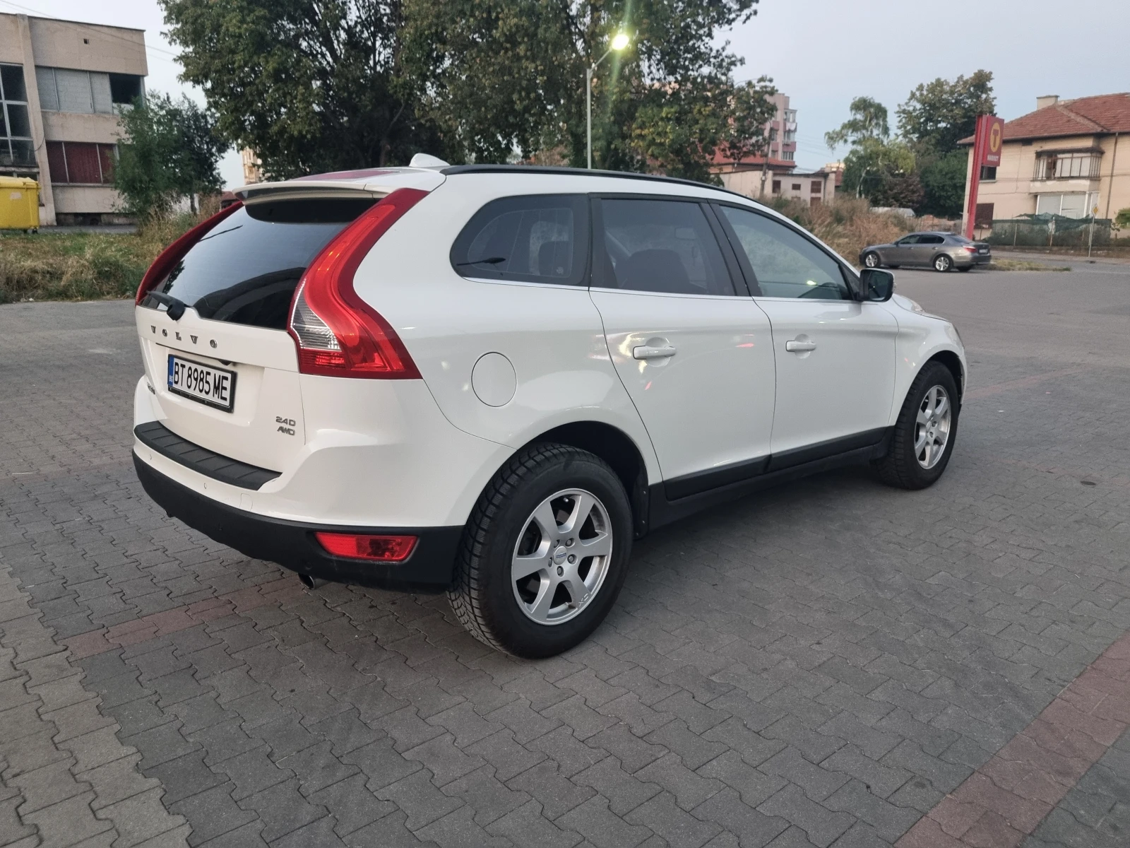 Volvo XC60 2, 4D 4x4 Avtomat, снимка 3 - Автомобили и джипове - 55825871