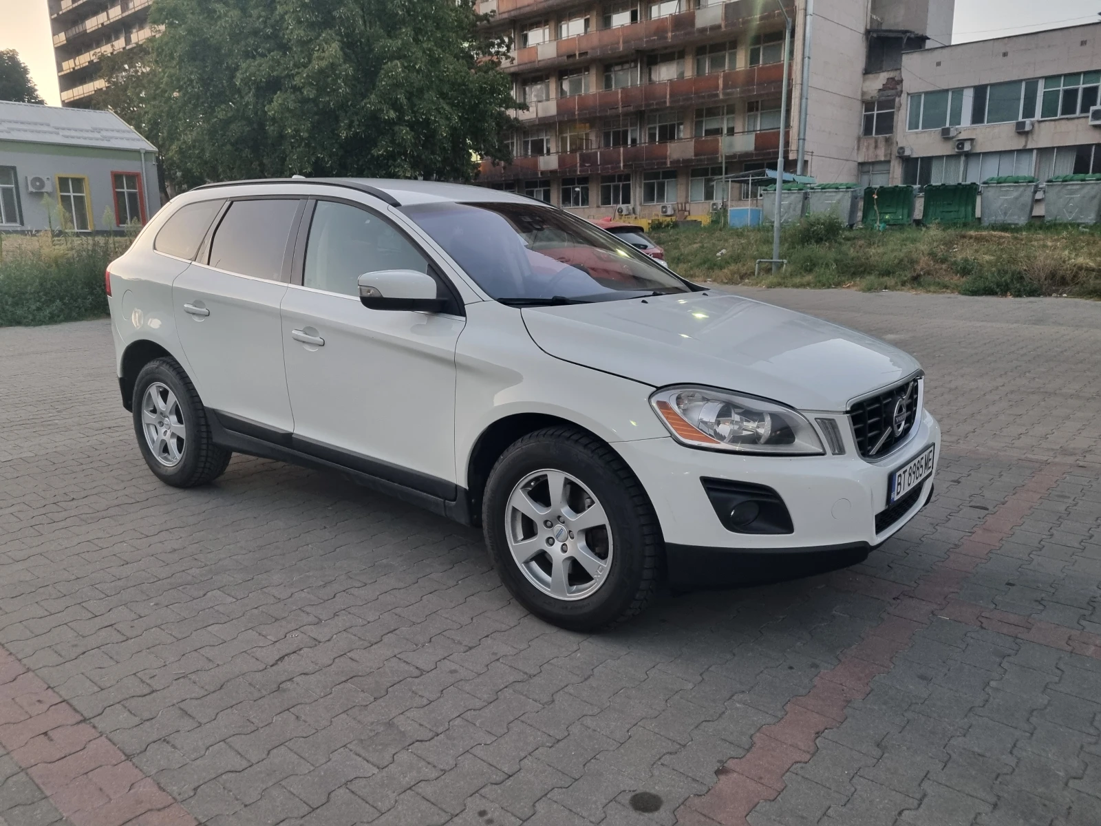Volvo XC60 2, 4D 4x4 Avtomat, снимка 2 - Автомобили и джипове - 55825871