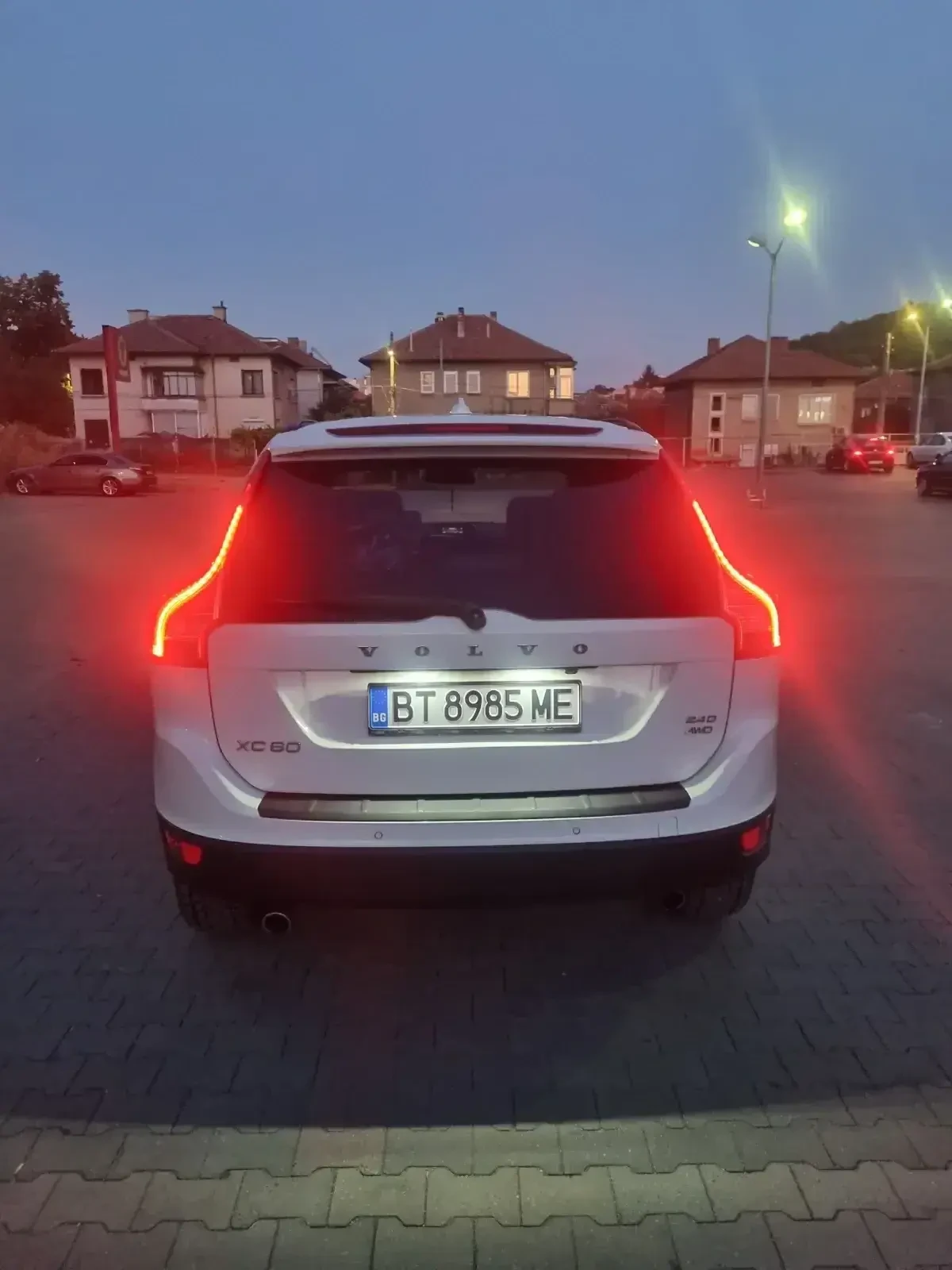 Volvo XC60 2, 4D 4x4 Avtomat, снимка 16 - Автомобили и джипове - 55825871