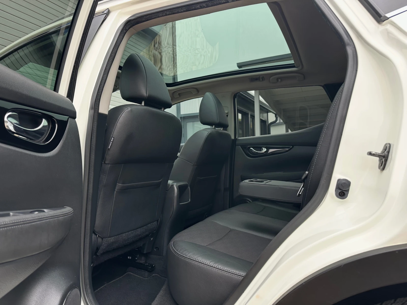Nissan Qashqai 1.5DCI KEYLESS LED 360  КАМЕРИ ПОДГРЕВ ПАНОРАМА , снимка 10 - Автомобили и джипове - 56749700