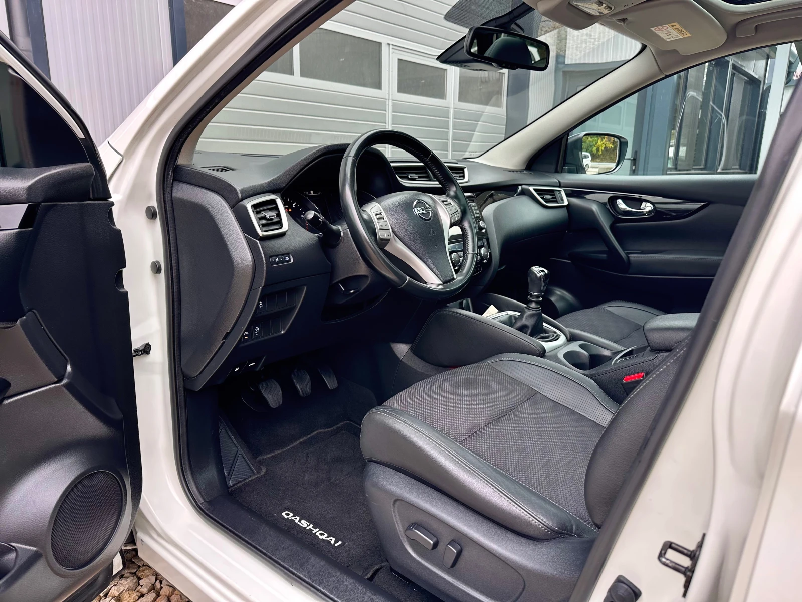 Nissan Qashqai 1.5DCI KEYLESS LED 360  КАМЕРИ ПОДГРЕВ ПАНОРАМА , снимка 8 - Автомобили и джипове - 56749700