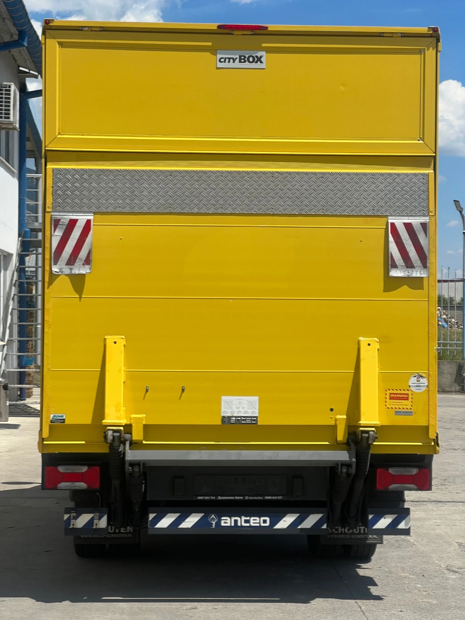 Iveco Daily 35c16 Hi-Matic / Падащ борд / Б-категория , снимка 5 - Бусове и автобуси - 53562972