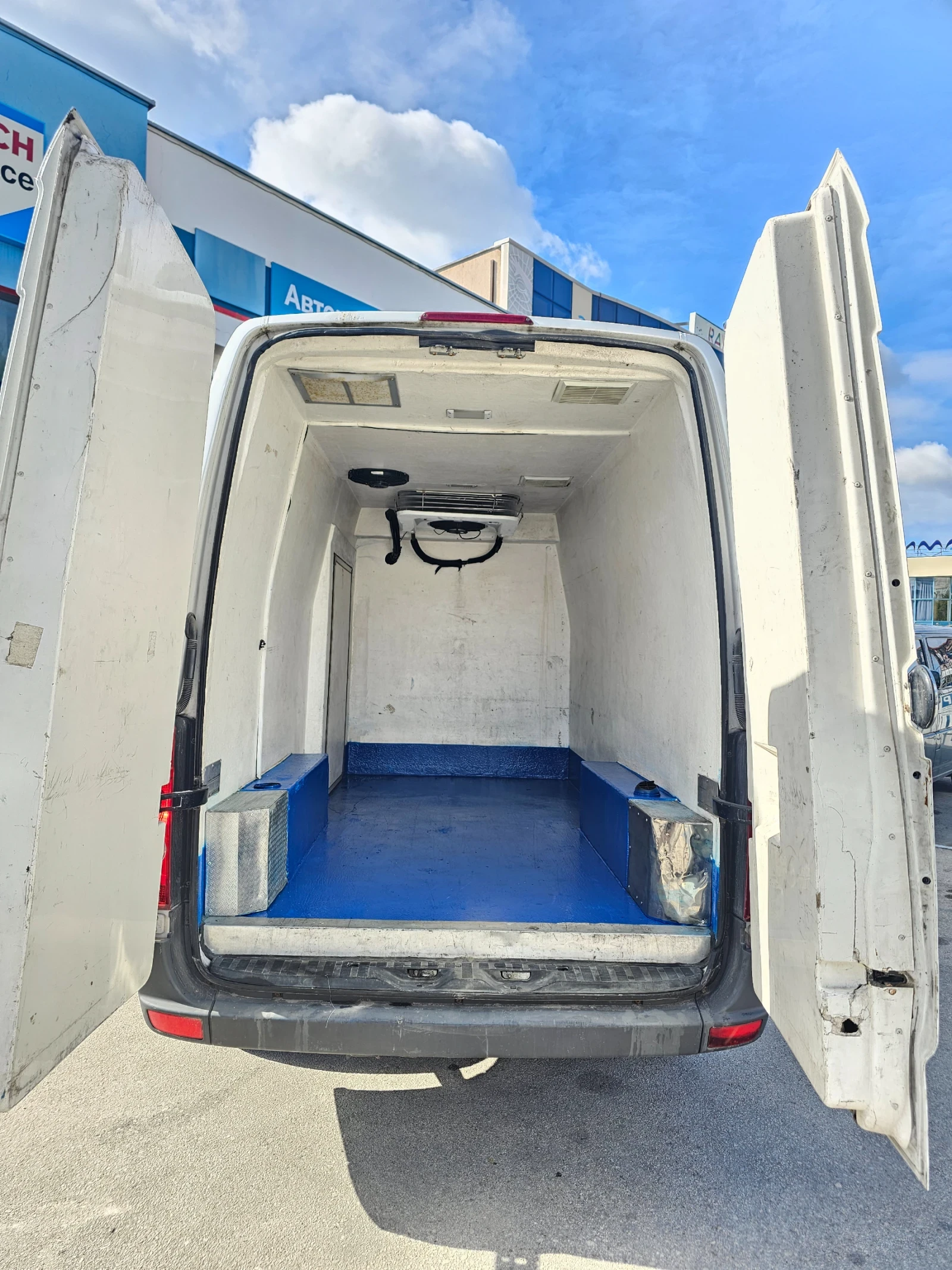 VW Crafter Хладилен , снимка 14 - Бусове и автобуси - 55352272