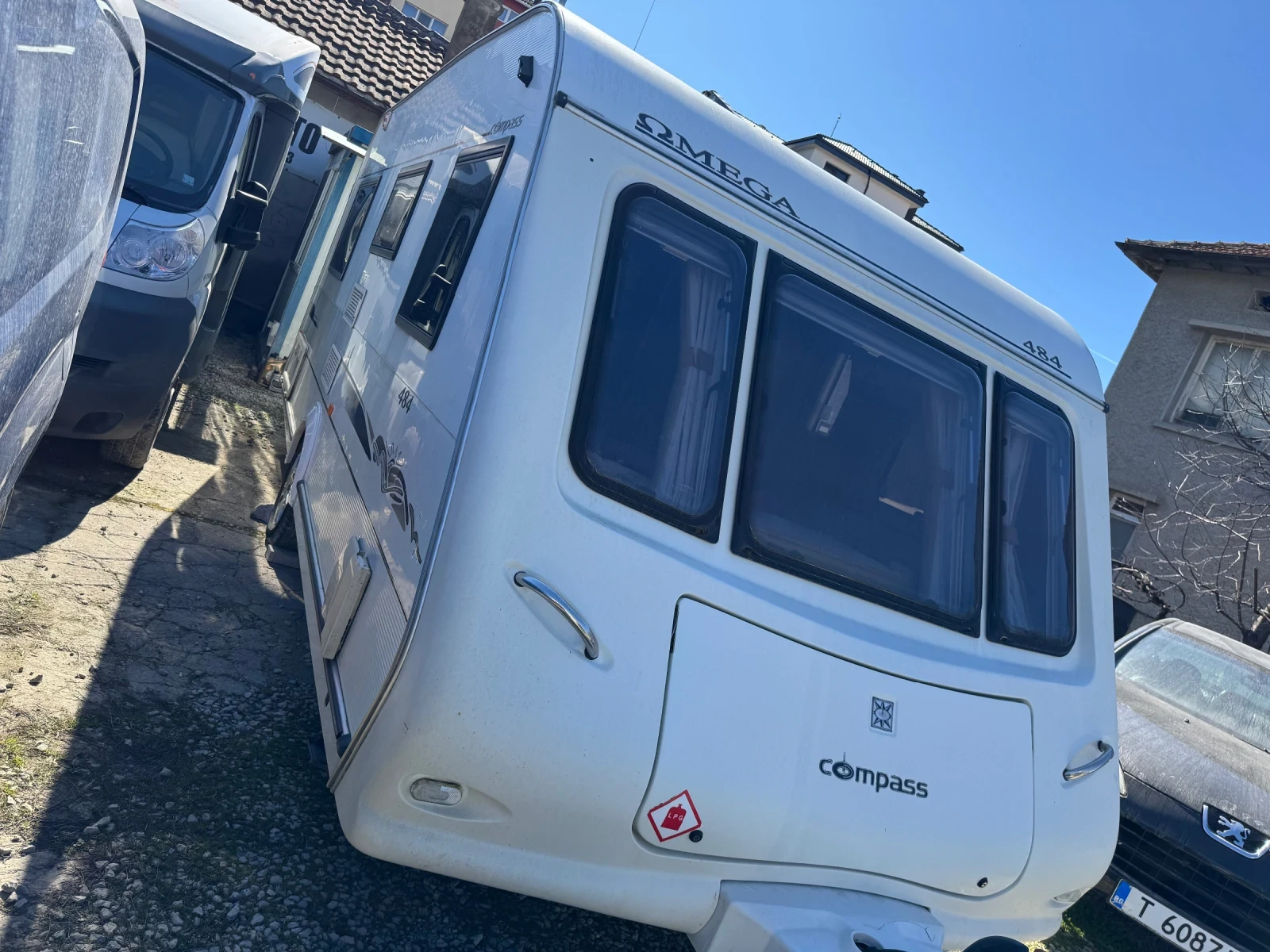 Каравана Compas Omega 484, снимка 2 - Каравани и кемпери - 53916776