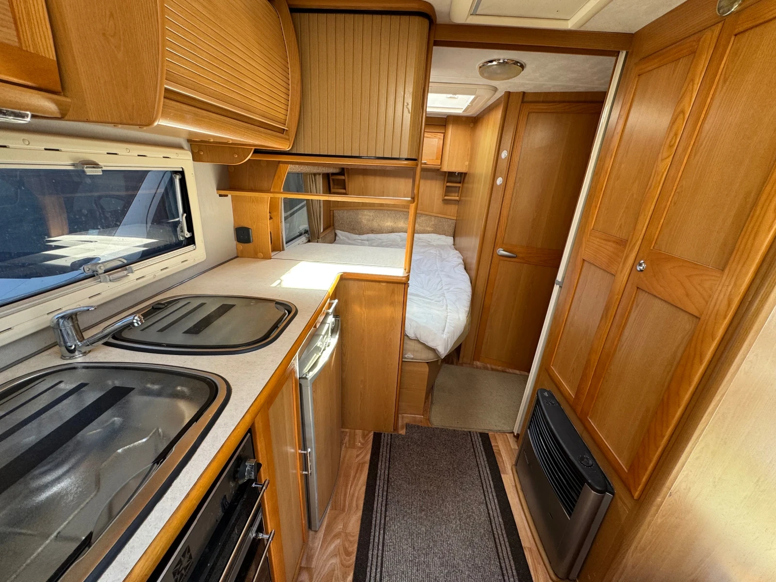 Каравана Compas Omega 484, снимка 7 - Каравани и кемпери - 53916776