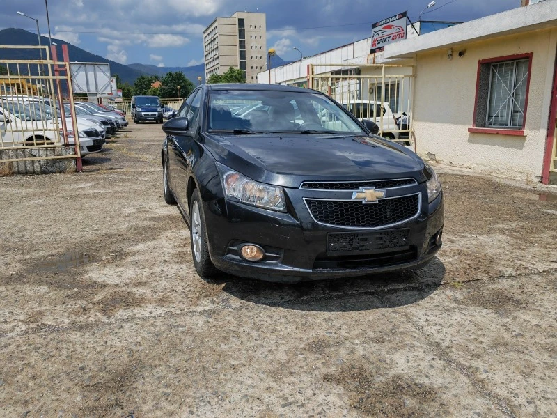 Chevrolet Cruze 1.6Газ,Нави11г, снимка 2 - Автомобили и джипове - 41432850