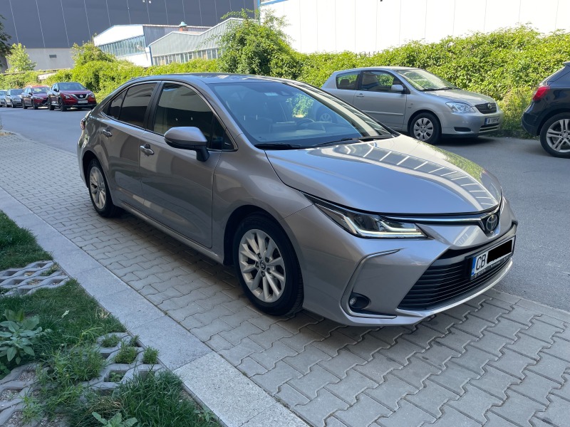 Toyota Corolla 1.6 CVT Executive Plus, снимка 2 - Автомобили и джипове - 46787924