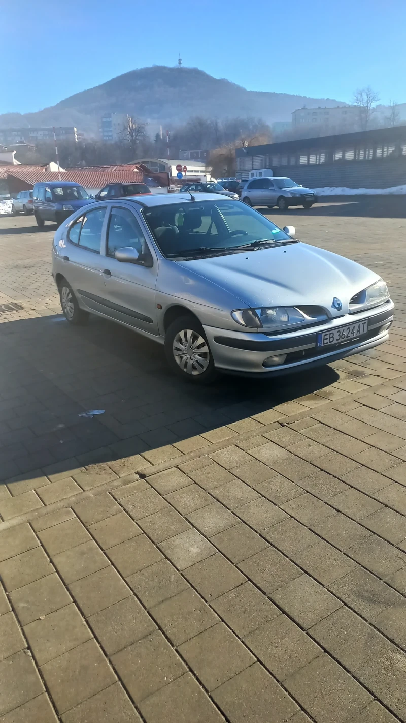 Renault Megane, снимка 1 - Автомобили и джипове - 49576117