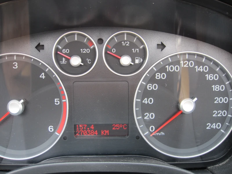 Ford Focus МК2 CC 2.0 TDCi, снимка 9 - Автомобили и джипове - 52458555