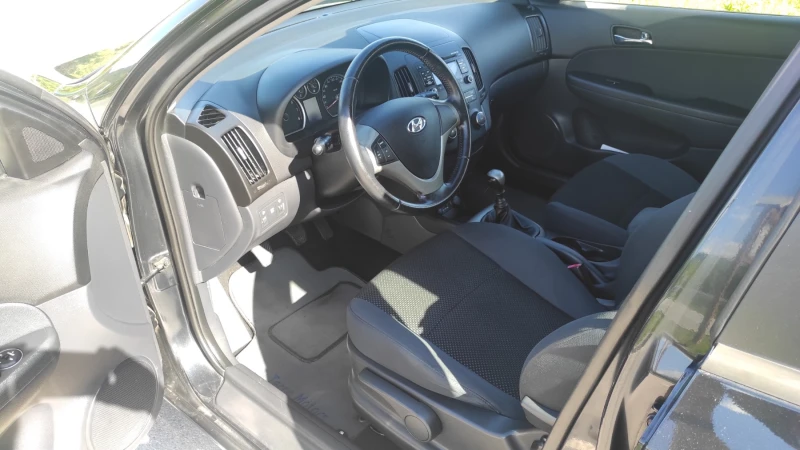 Hyundai I30 CW газ, снимка 13 - Автомобили и джипове - 50656147