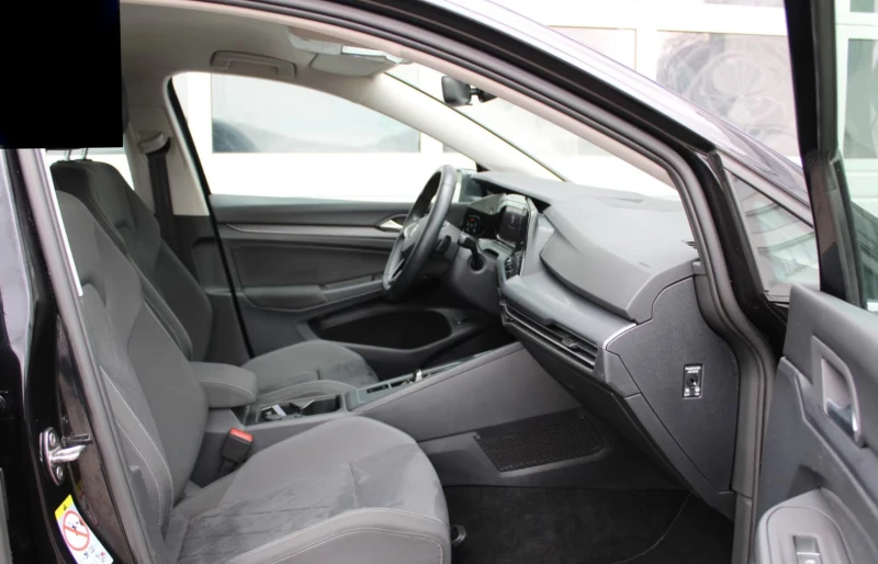 VW Golf 8/1.4/STYLE/eHYBRID/204HP/DIGITAL/AMBI/DAB/405fpr, снимка 11 - Автомобили и джипове - 51050893