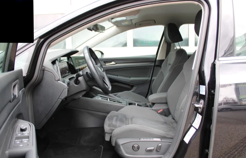 VW Golf 8/1.4/STYLE/eHYBRID/204HP/DIGITAL/AMBI/DAB/405fpr, снимка 7 - Автомобили и джипове - 51050893