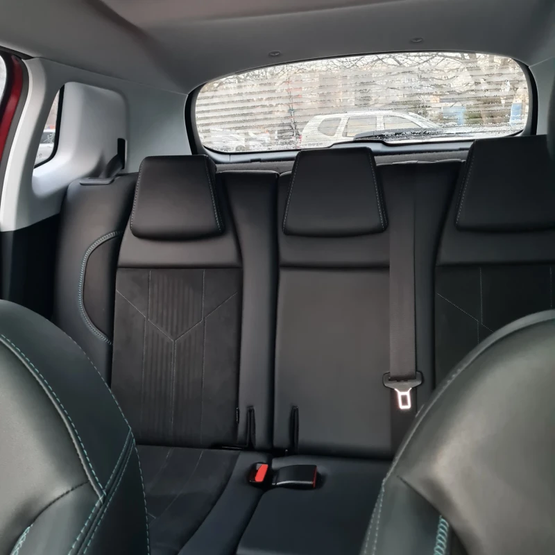 Peugeot 2008 1.2 Pure Tech, бензин, снимка 10 - Автомобили и джипове - 53083697